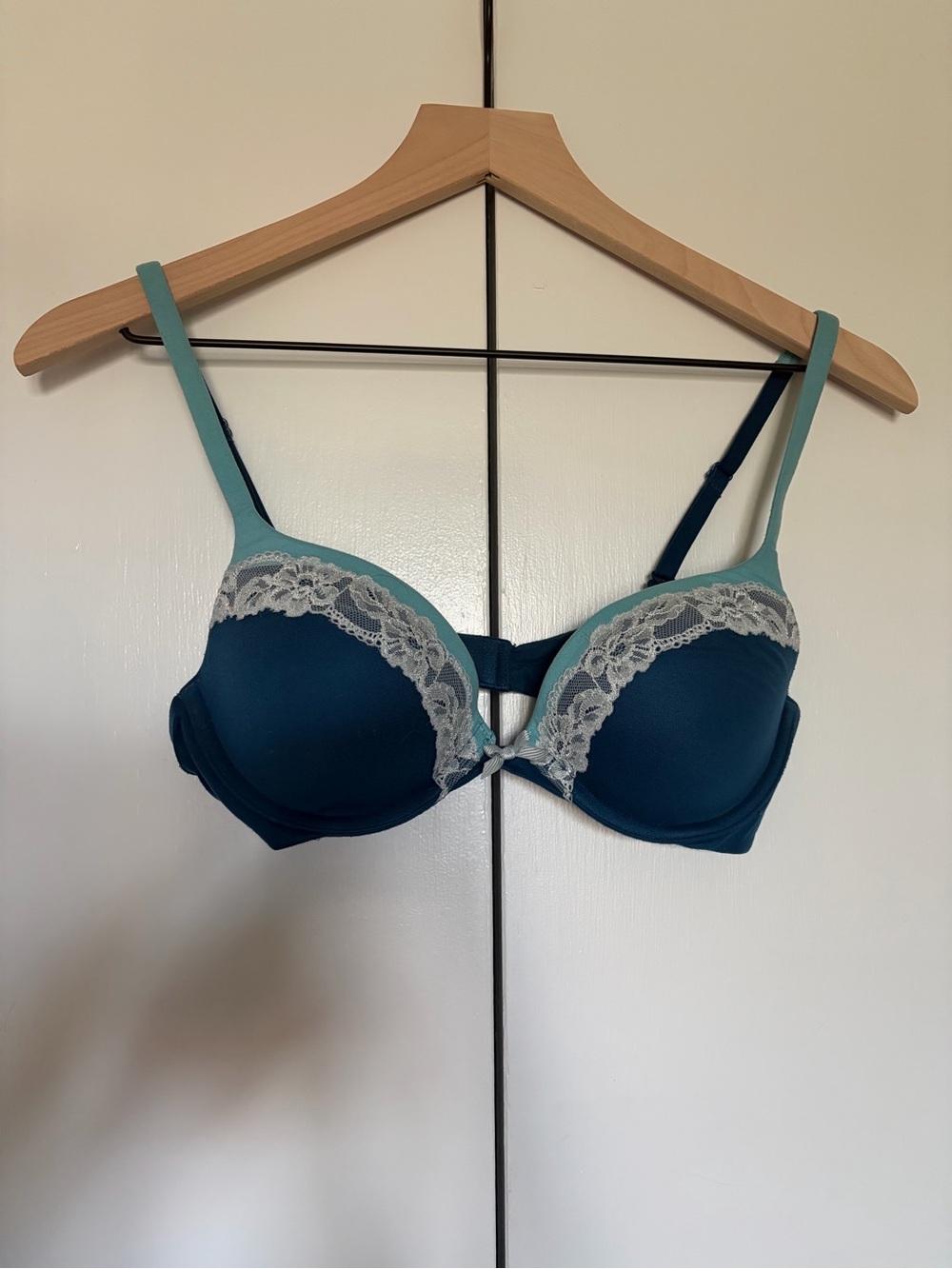 Victoria’s Secret Lace-Trim Push-Up Bra